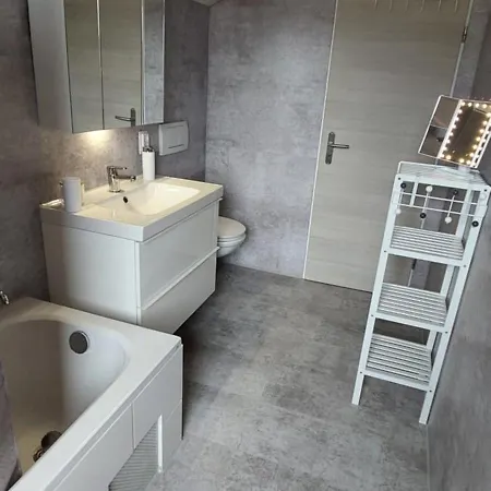 Sonnen-juwel - Hallenbad, Sauna-2 Getrennte Schlafbereiche, Inklusive Bettwaesche, Handtuecher, Tolle Kinderausstattung